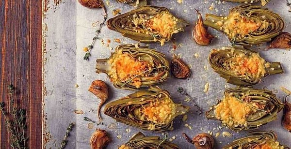 Gefüllte Artischocken mit Parmesan ▶︎ gefülltes Gemüse mit Käse I GREEKCUISINEmagazine
